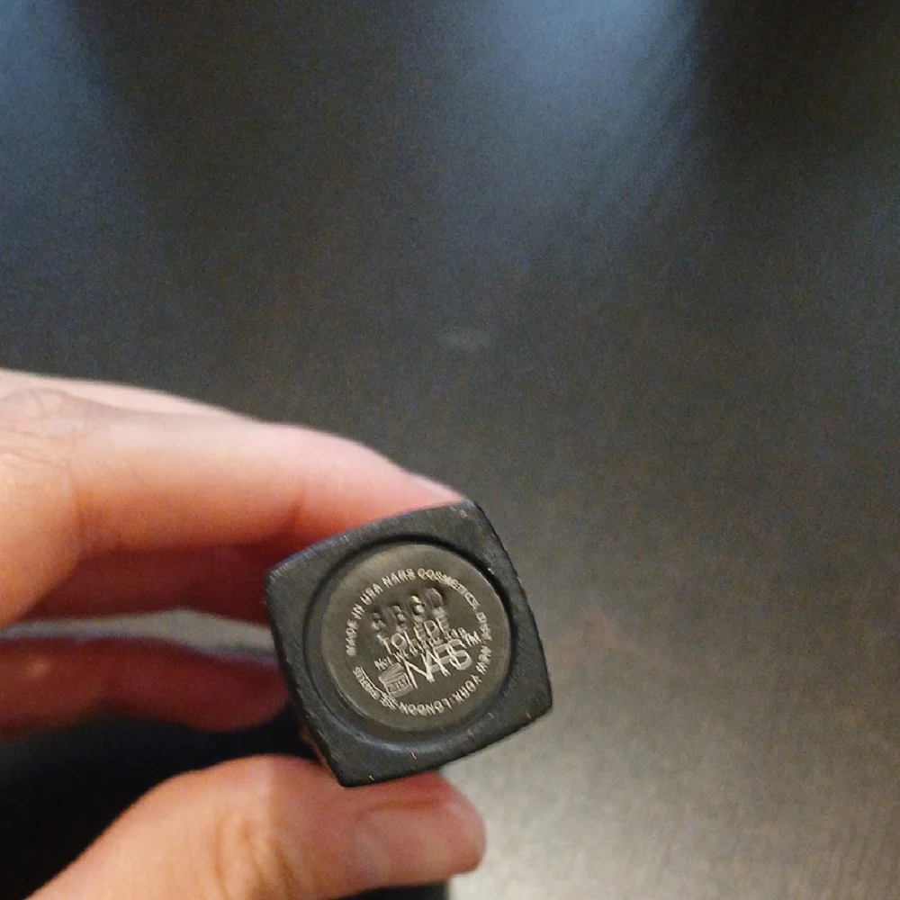 NARS Lipstick - Shade 'TOLEDE' - Picture 3 of 5